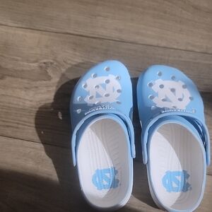 Crocs University of North Carolina Unidrx Classic Clog Mens 3, Womans 5